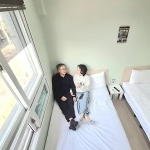 토미 게스트하우스